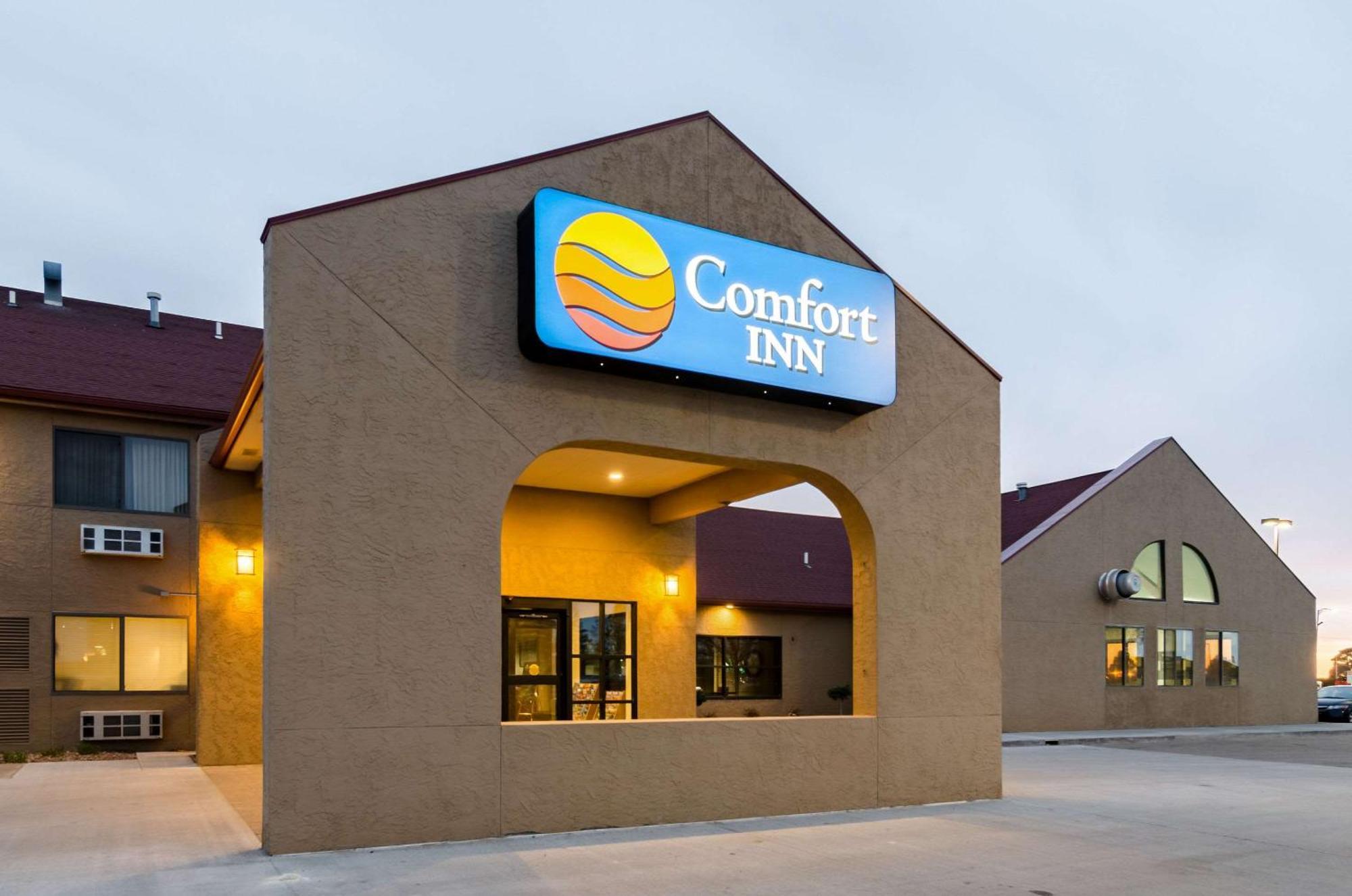 Comfort Inn Колби Экстерьер фото