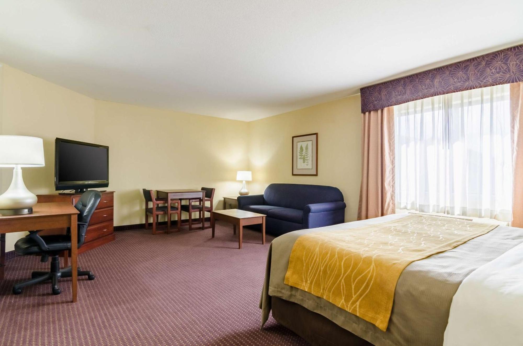 Comfort Inn Колби Экстерьер фото